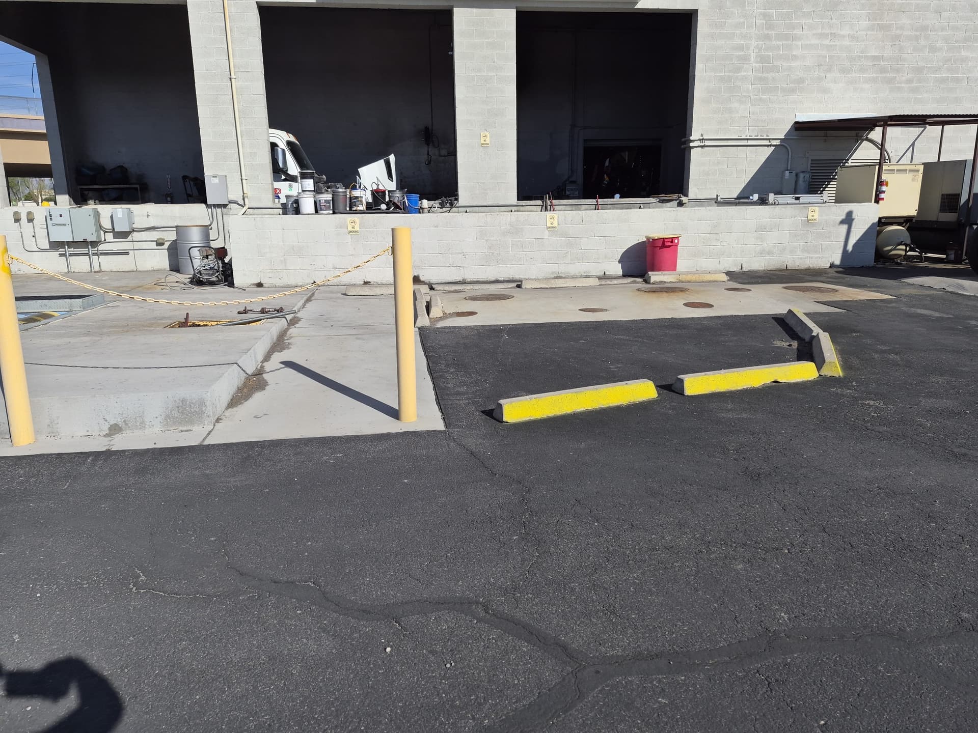 Gallery photos for Commercial Landscaping Maintenance at a Large Las Vegas Truck Facility: Image #4