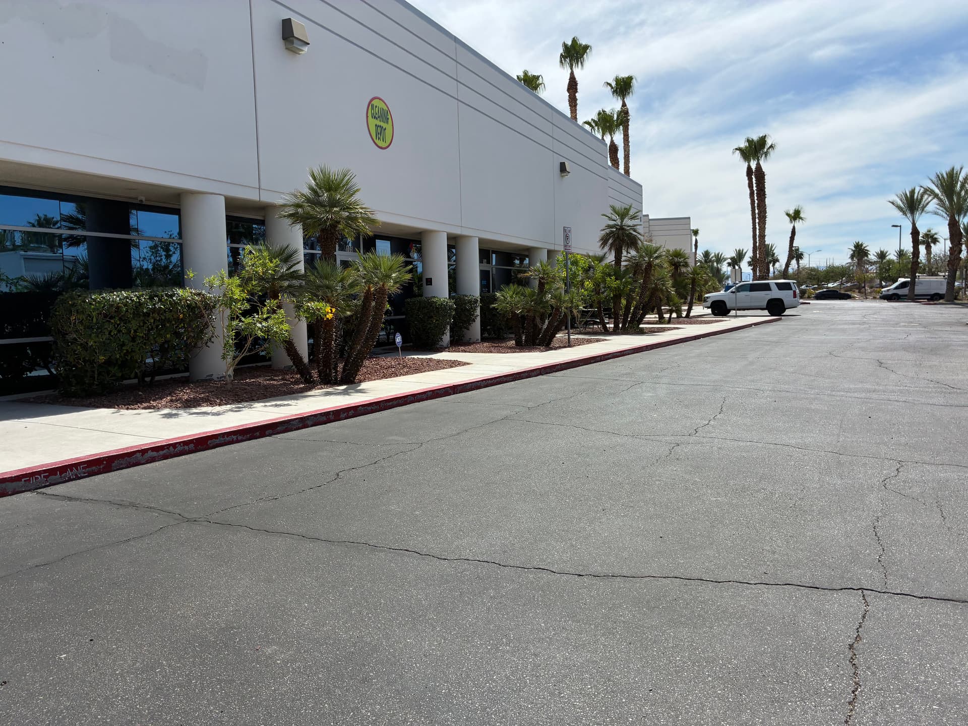 Gallery photos for Commercial Property Cleanup and Palm Tree Trimming Done Right: Image #5